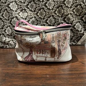 Chic Illustrated Cosmetic Bag - Pink and White
